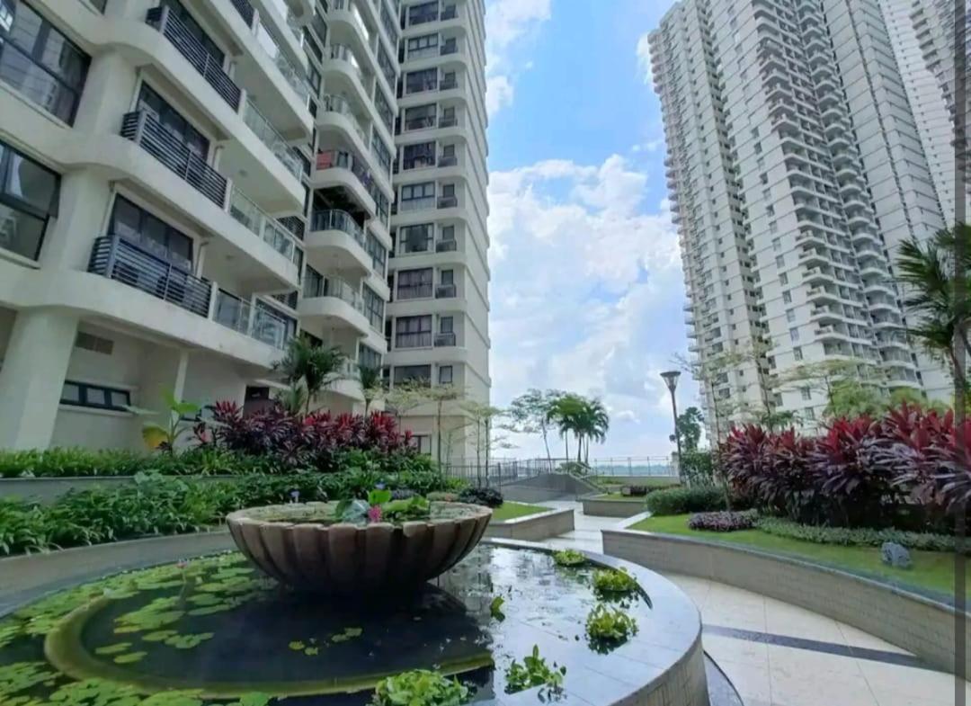 Apartment Seaview 4-13pax Ciq 5mins Ksl Midvalley Johor Bahru